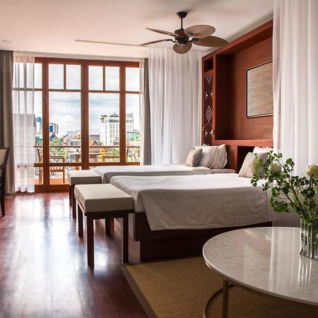 Amanjaya Pancam Suites Hotel Phnom Penh Exterior foto